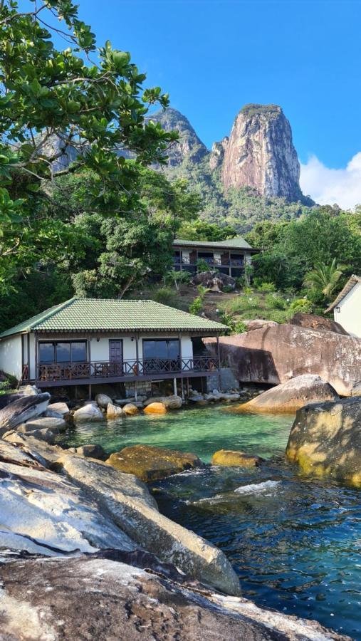 Minang Cove Resort Kampong Mukut Esterno foto